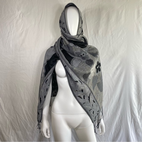 Collectioneighteen Charcoal Baroque Floral Design Pashmina Scarf - Picture 2 of 7